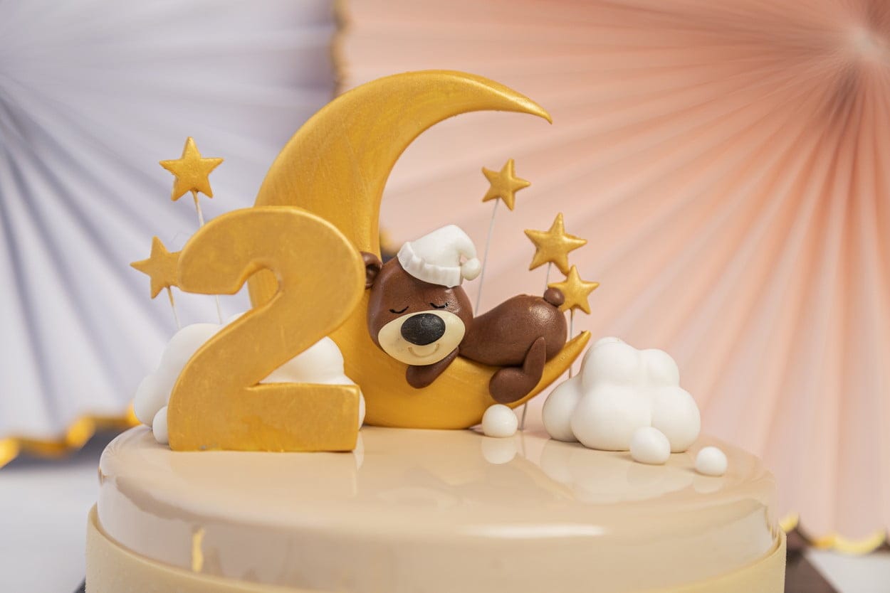 2nd birthday cake - Beige