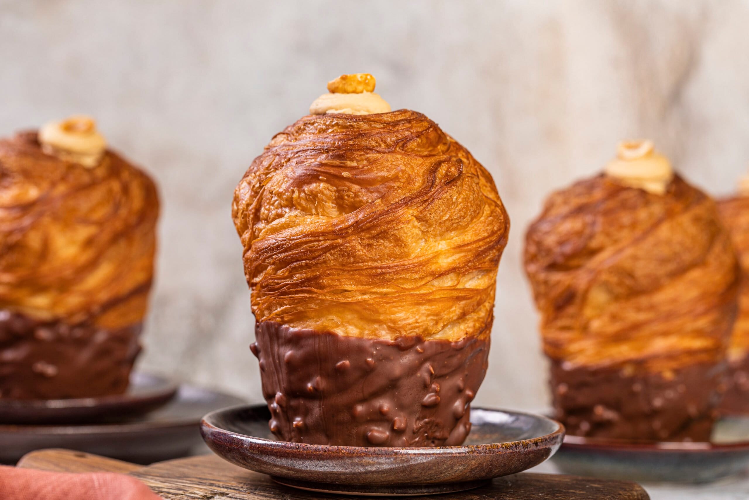 Cruffin Caramel & Hazelnuts