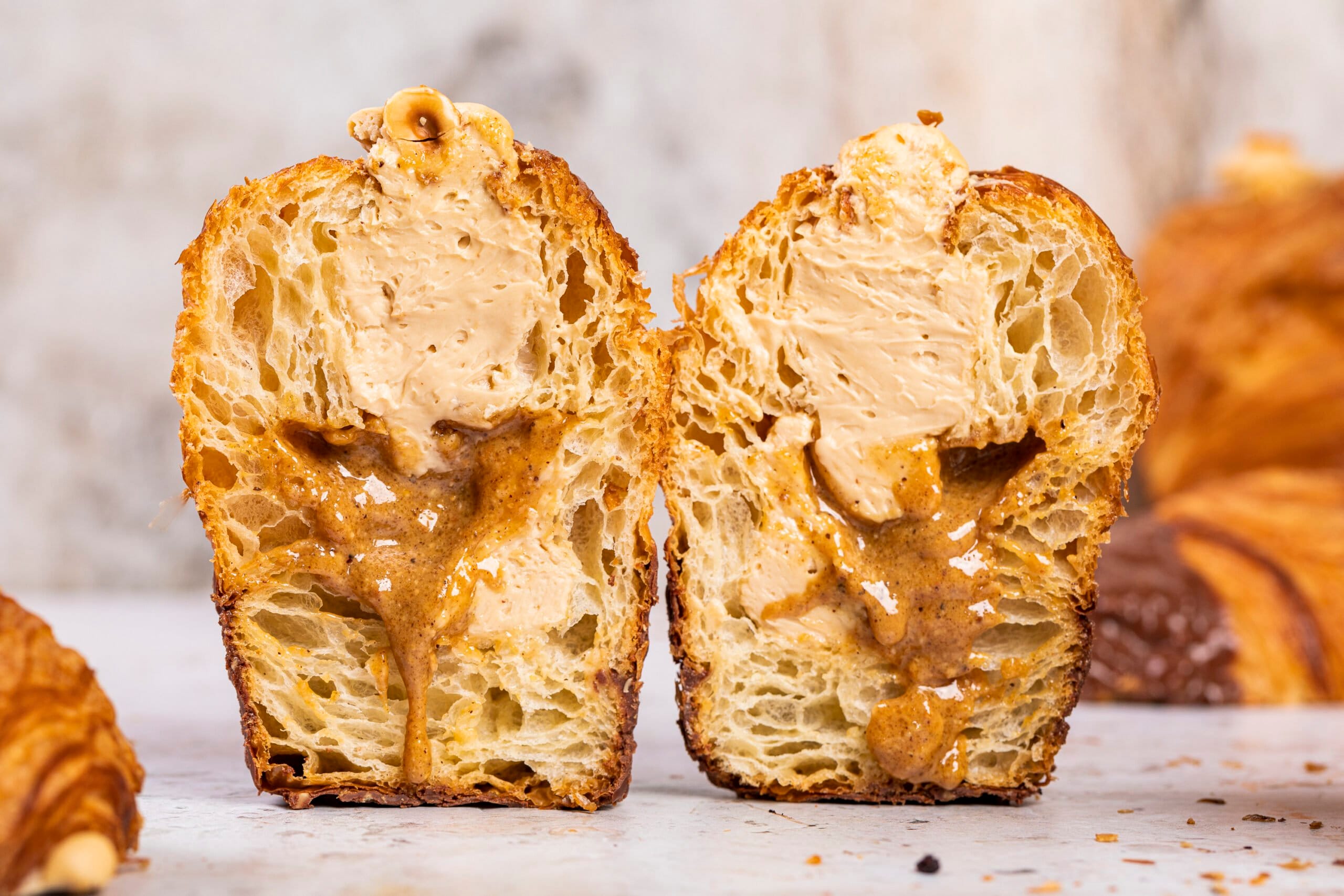 Cruffin Caramel & Hazelnuts