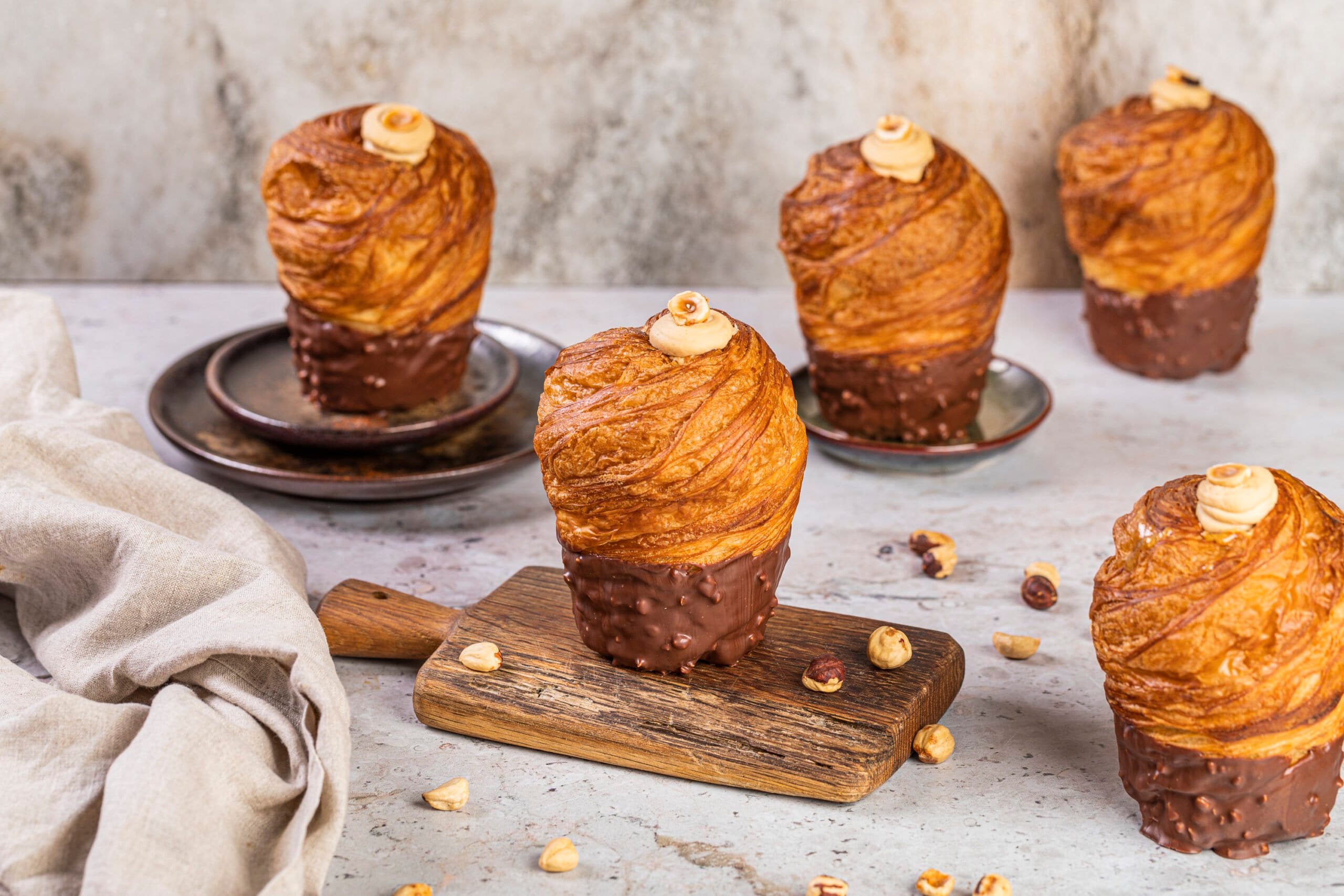 Cruffin Caramel & Hazelnuts